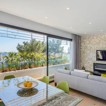 Sleeps 6 With Pool Air Con And Wifi Βίλα Santa Eulària des Riu