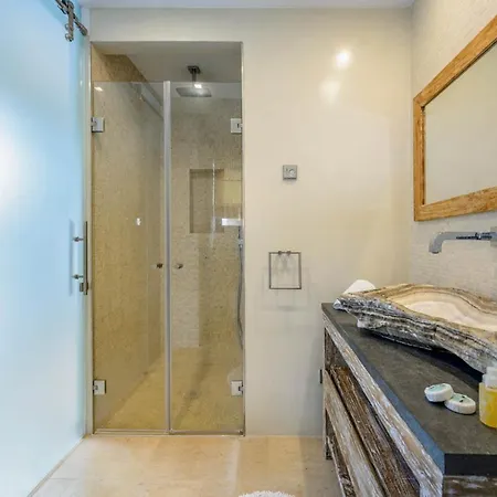 Βίλα Sleeps 6 With Pool Air Con And Wifi