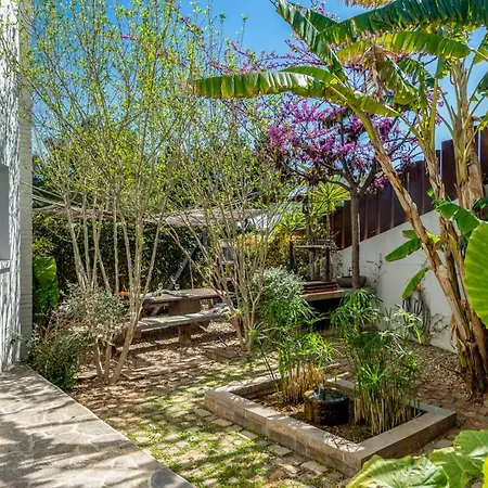 Sleeps 6 With Pool Air Con And Wifi *