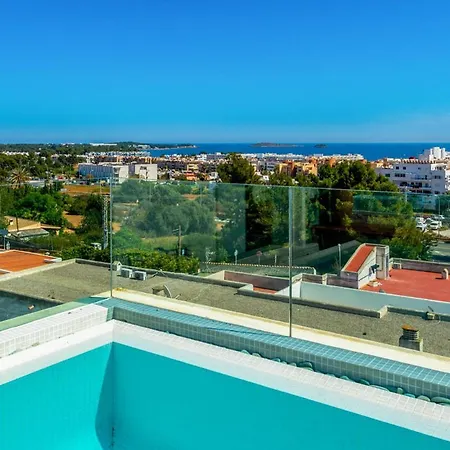 Villa Sleeps 6 With Pool Air Con And Wifi