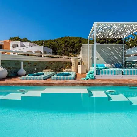 Sleeps 6 With Pool Air Con And Wifi * Santa Eularia des Riu